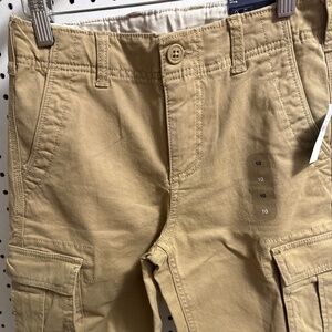 Boys Gap kids size 10 khaki cargo shorts
